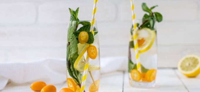 Infused water med citrusfrugter