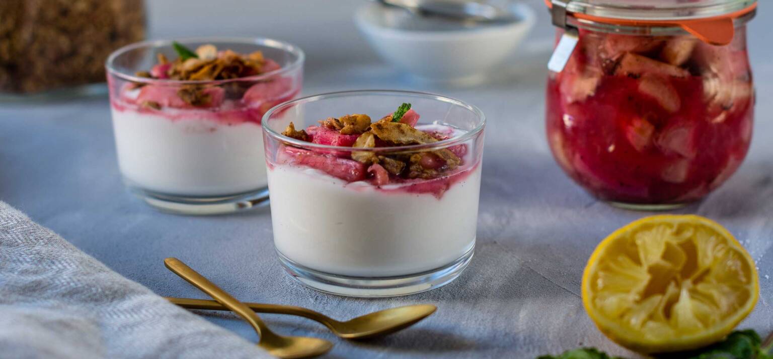 Kompot Rounable Hurtig rabarber-kompot tilberedt i ovnen - HERMESETAS DK