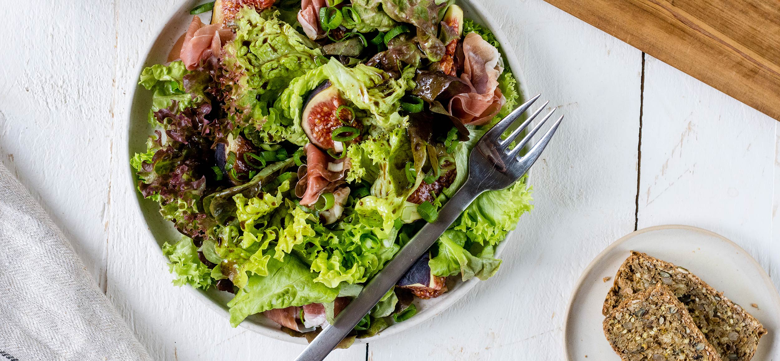 Salat med figner og parmaskinke