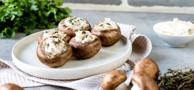 Fyldte champignons på grillen